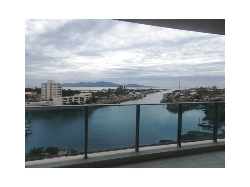 69 Palmer Street, South Townsville QLD 4810