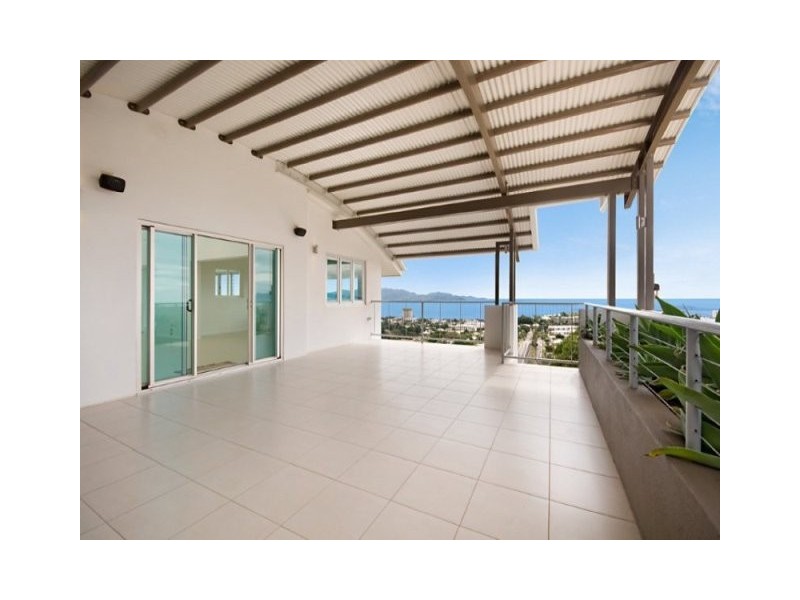 1/21 Hillside Crescent, Townsville City QLD 4810