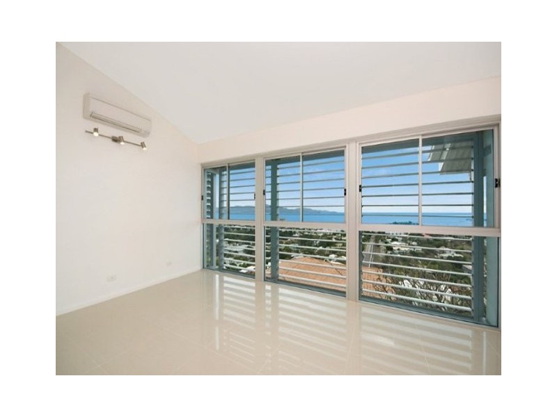1/21 Hillside Crescent, Townsville City QLD 4810