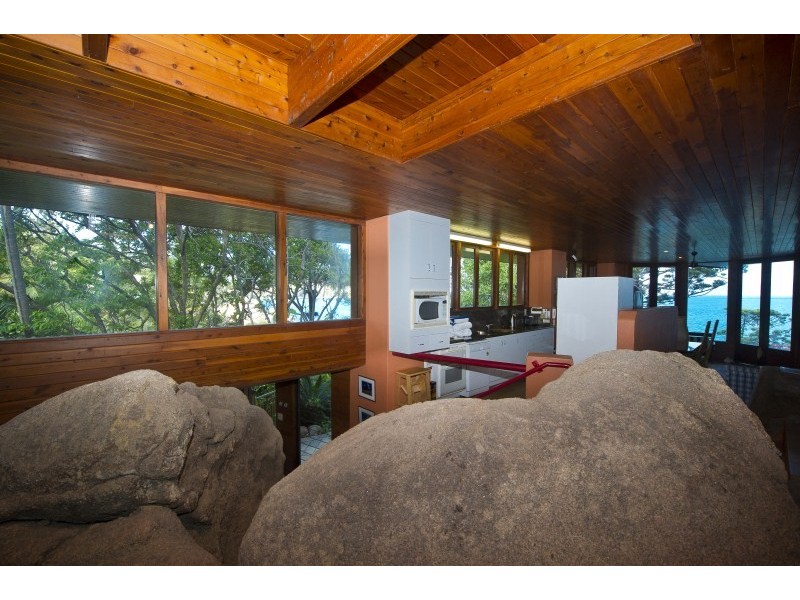 12 Boulder Court, Nelly Bay, Magnetic Island QLD 4819
