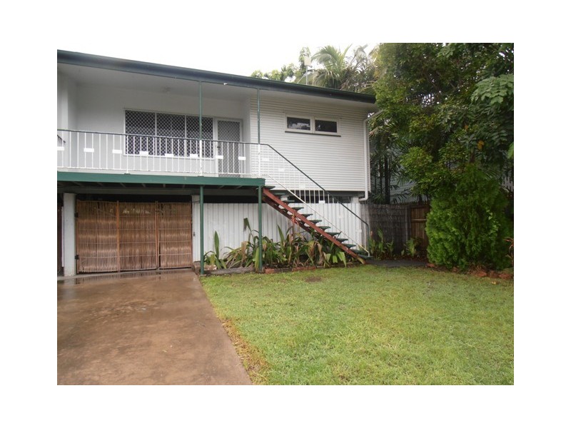 1/9 Roberts Street, Hermit Park QLD 4812