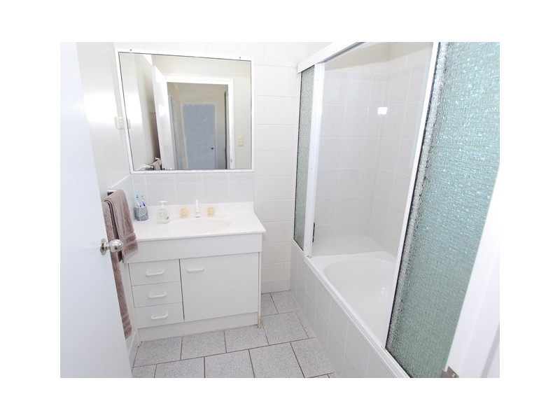 2/46 Grosvenor Street, Pimlico QLD 4812