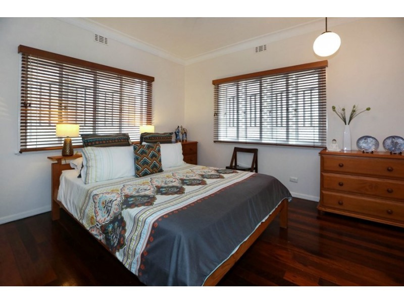 94 Carmody Street, Hermit Park QLD 4812