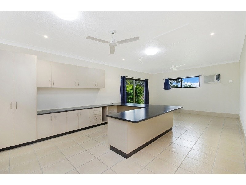 1 Benalla Road, Oak Valley QLD 4811