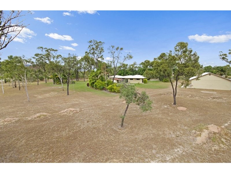 1 Benalla Road, Oak Valley QLD 4811