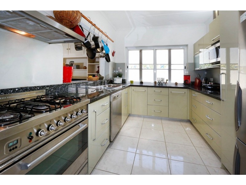 11 Mulligan Street, Mundingburra QLD 4812