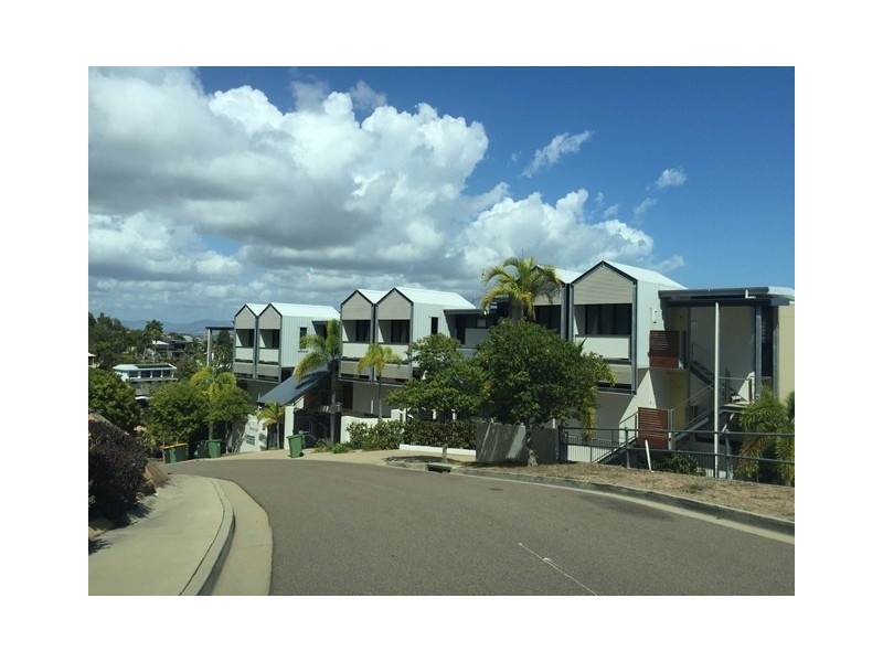 2/9 LITTLE STREET, Belgian Gardens QLD 4810