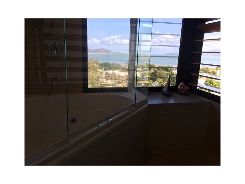 2/9 LITTLE STREET, Belgian Gardens QLD 4810