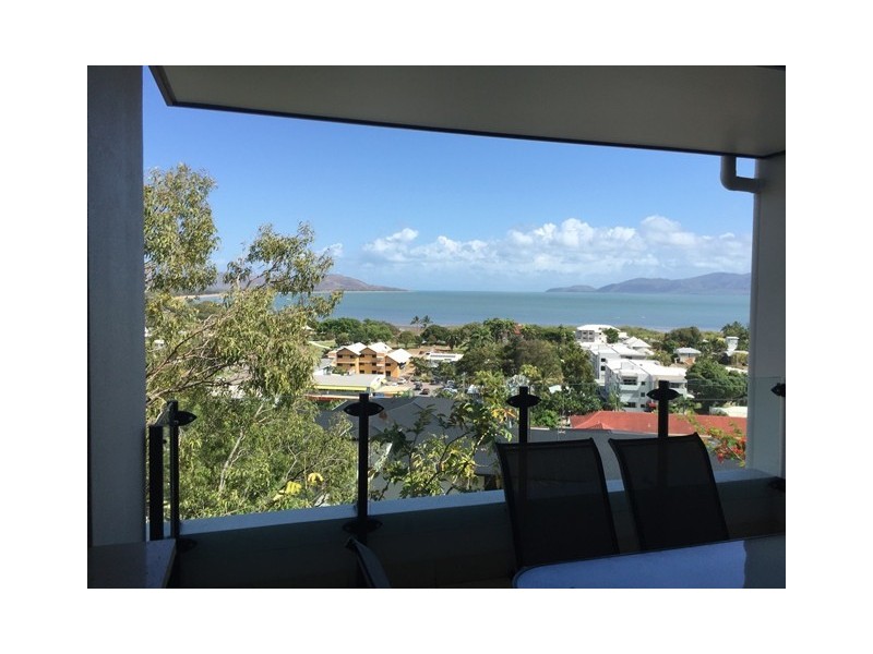 2/9 LITTLE STREET, Belgian Gardens QLD 4810