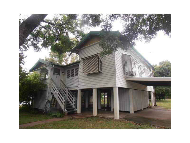 12 Kitchener Road, Pimlico QLD 4812