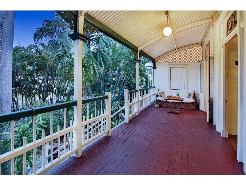 10 Clayton Street, Hermit Park QLD 4812