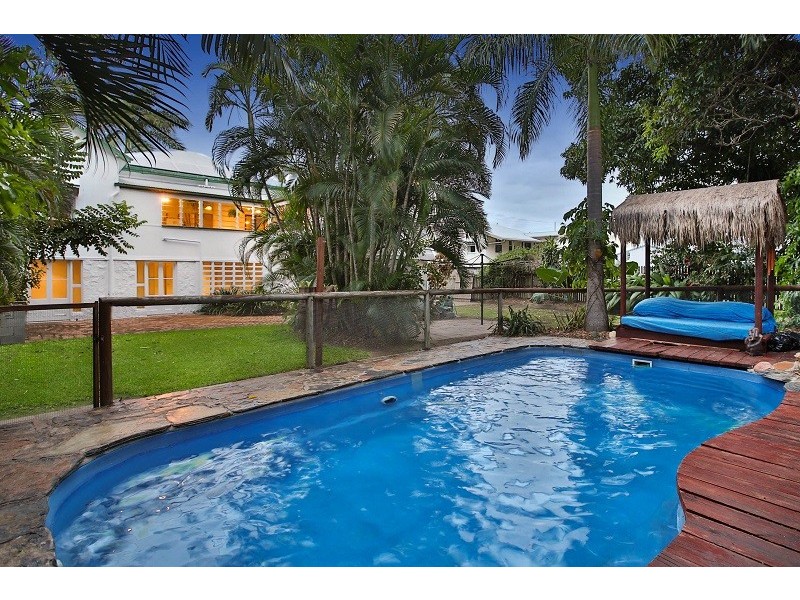 10 Clayton Street, Hermit Park QLD 4812