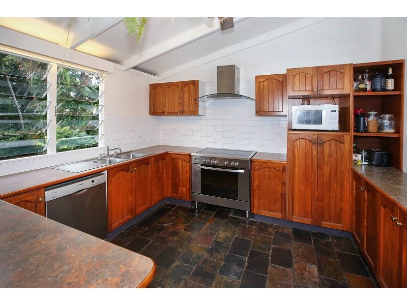 10 Clayton Street, Hermit Park QLD 4812