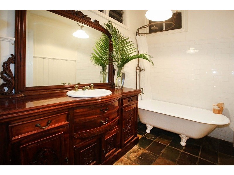 10 Clayton Street, Hermit Park QLD 4812