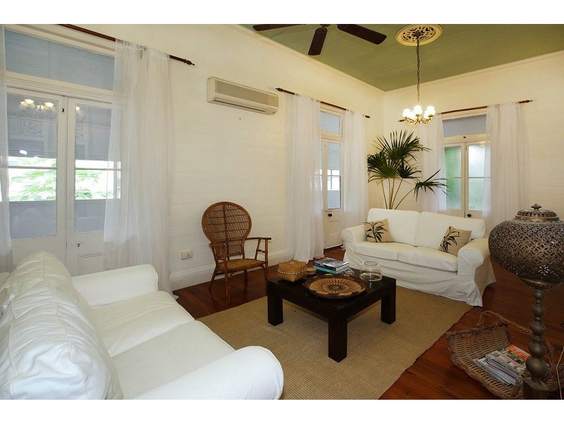 10 Clayton Street, Hermit Park QLD 4812