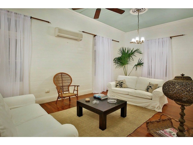 10 Clayton Street, Hermit Park QLD 4812