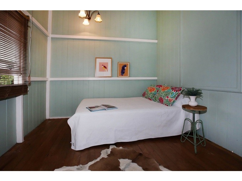 10 Clayton Street, Hermit Park QLD 4812