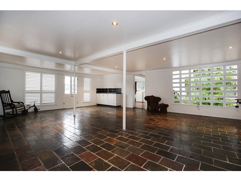 10 Clayton Street, Hermit Park QLD 4812