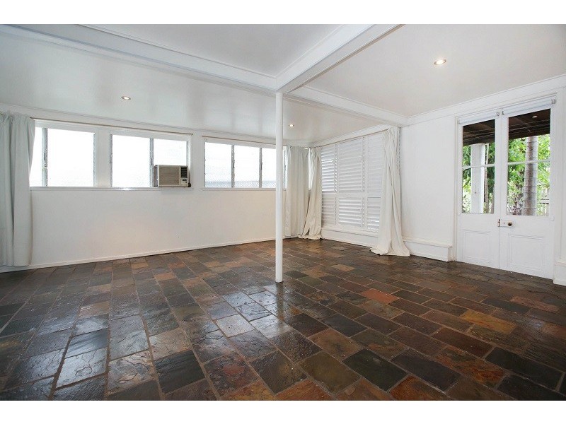 10 Clayton Street, Hermit Park QLD 4812