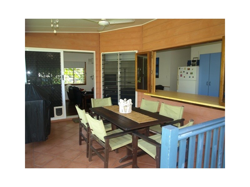 2/56 Hayles Ave Arcadia, Magnetic Island QLD 4819