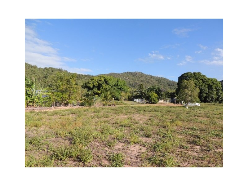 2 Stetan Court, Horseshoe Bay, Magnetic Island QLD 4819
