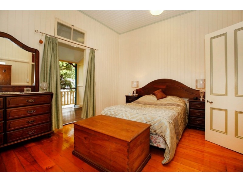 7 Cowley Street, West End QLD 4810
