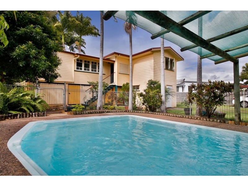 7 Cowley Street, West End QLD 4810