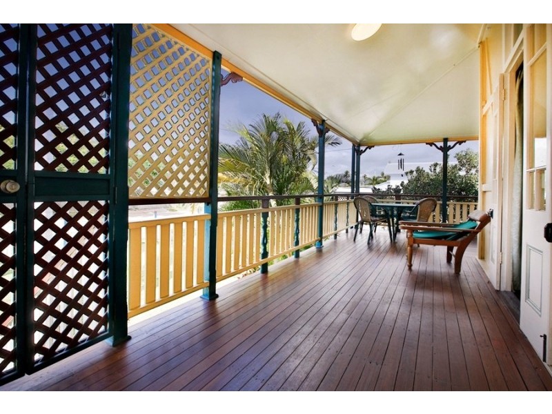 7 Cowley Street, West End QLD 4810