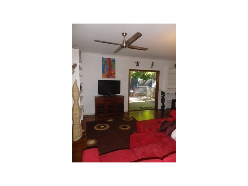 9B McCabe Cres, Arcadia, Magnetic Island QLD 4819
