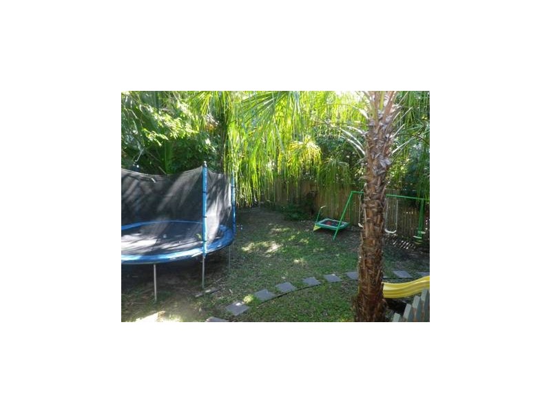 9B McCabe Cres, Arcadia, Magnetic Island QLD 4819