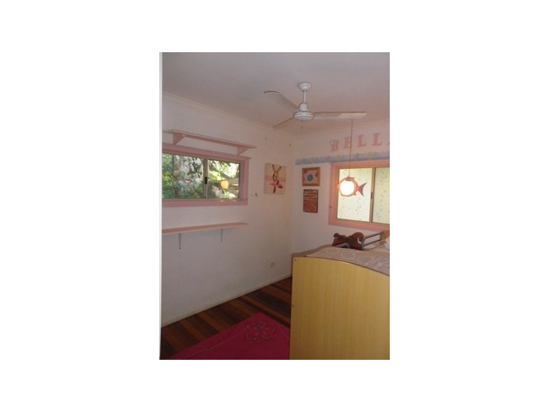 9B McCabe Cres, Arcadia, Magnetic Island QLD 4819