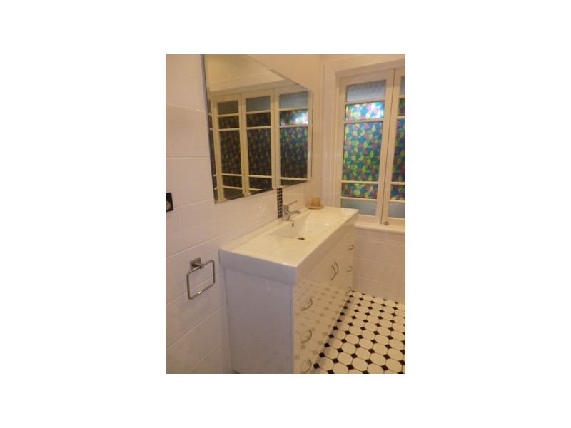 9B McCabe Cres, Arcadia, Magnetic Island QLD 4819