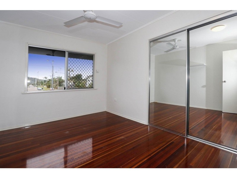 30 McBride Street, Kirwan QLD 4817