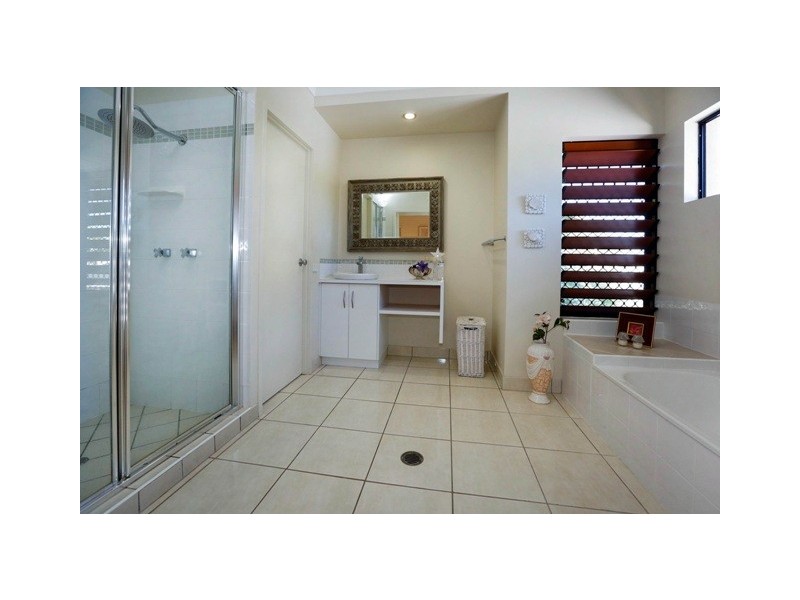 6 Bay Street, Townsville QLD 4810