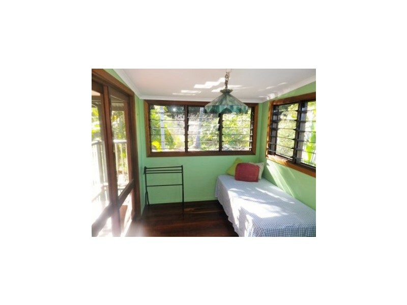 33 Compass Cres, Nelly Bay, Magnetic Island QLD 4819