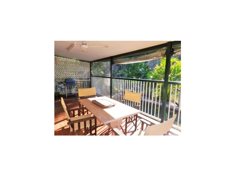33 Compass Cres, Nelly Bay, Magnetic Island QLD 4819