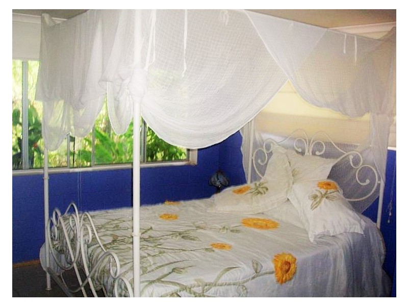 33 Compass Cres, Nelly Bay, Magnetic Island QLD 4819