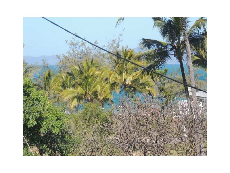 2/26 Armand Way, Arcadia, Magnetic Island QLD 4819