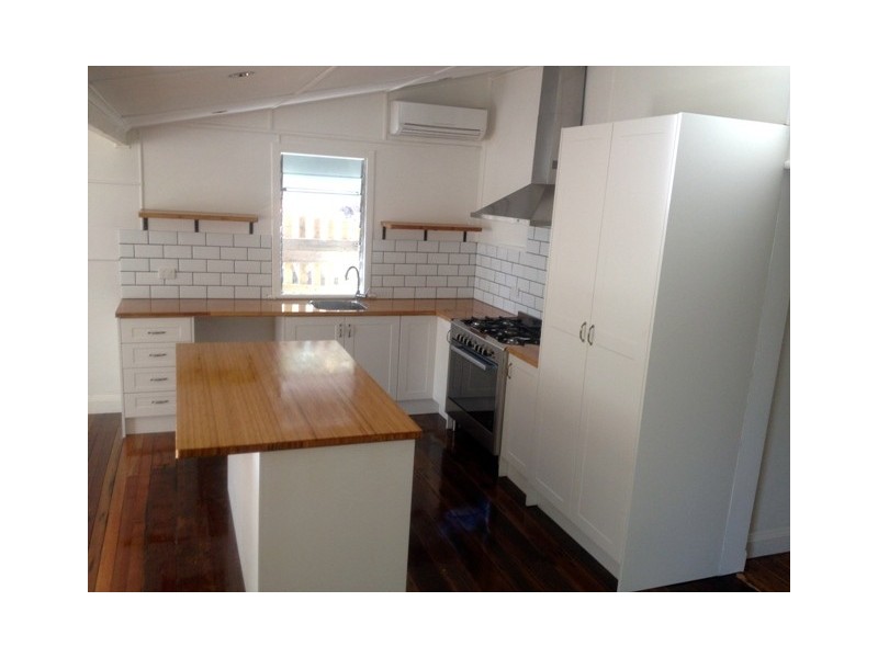 24 Maryvale Street, West End QLD 4810