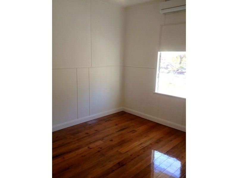 24 Maryvale Street, West End QLD 4810