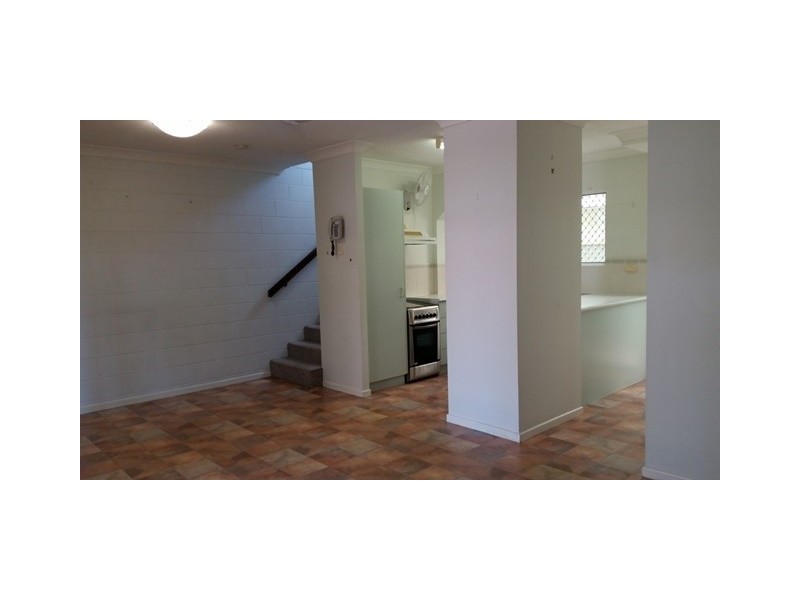 1/10 Sweet Street, Rosslea QLD 4812