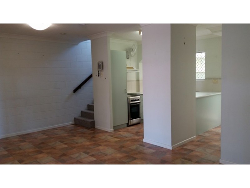 1/10 Sweet Street, Rosslea QLD 4812