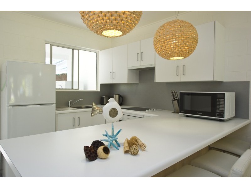 32 Marine Pde, Arcadia, Magnetic Island QLD 4819