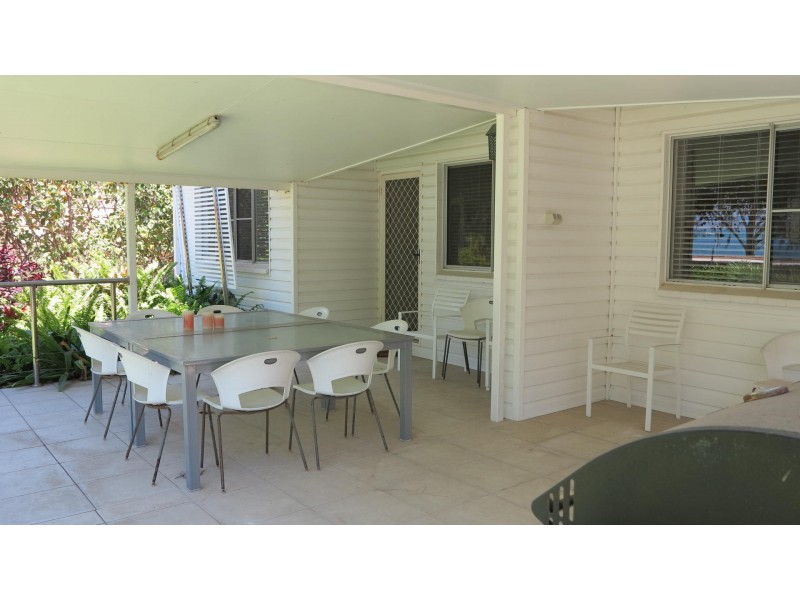 32 Marine Pde, Arcadia, Magnetic Island QLD 4819