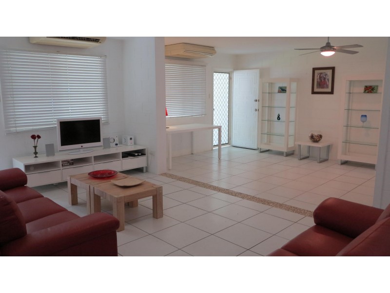 32 Marine Pde, Arcadia, Magnetic Island QLD 4819