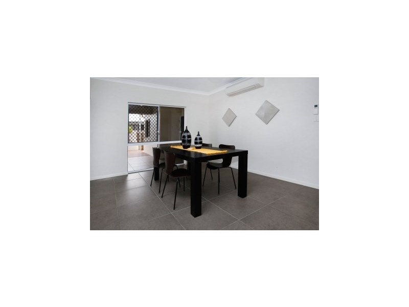 10 Balladonia Avenue, Mount Low QLD 4818