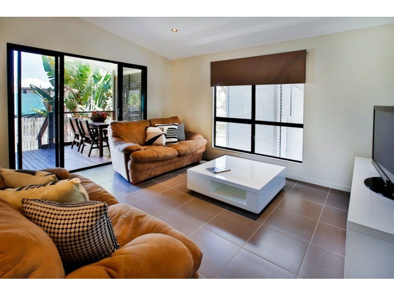 Lot 2/61 Livingstone Street, West End QLD 4810