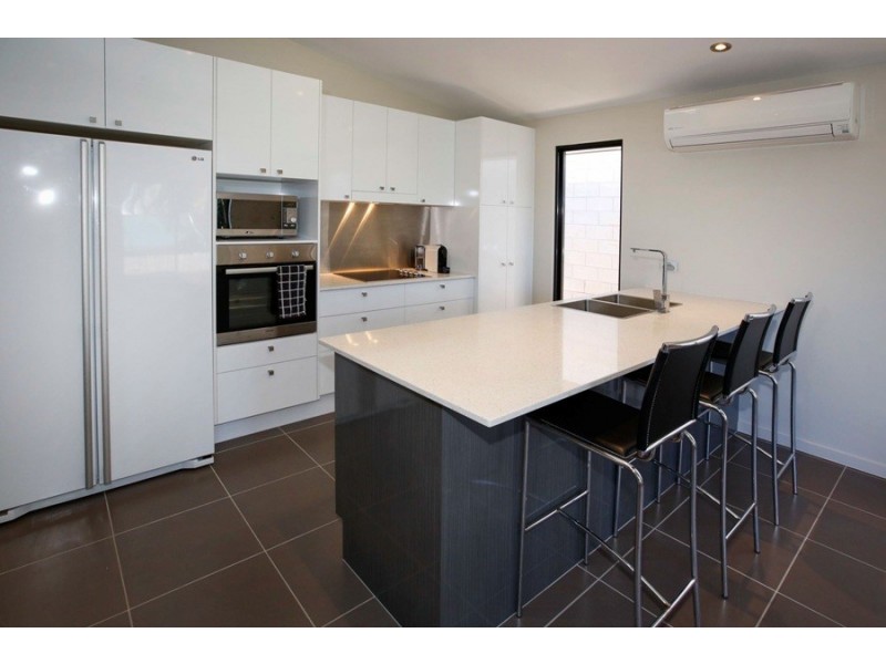 Lot 2/61 Livingstone Street, West End QLD 4810