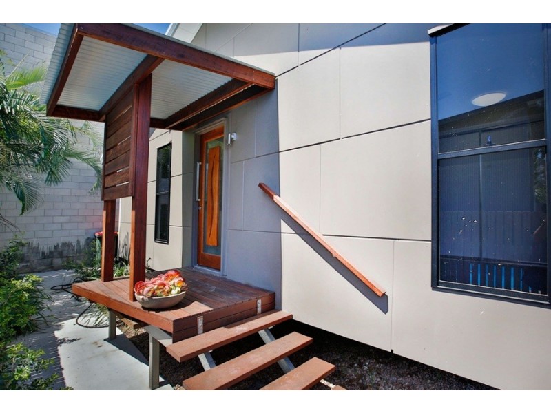 Lot 2/61 Livingstone Street, West End QLD 4810