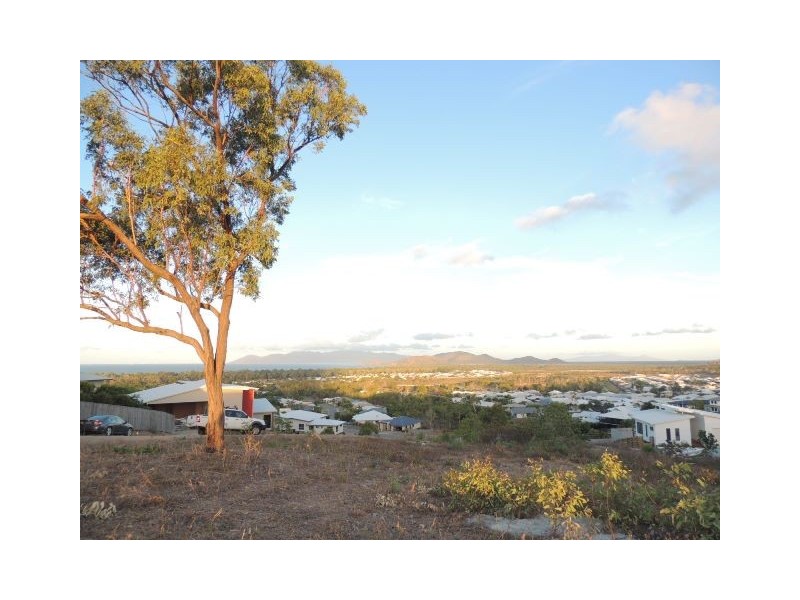 74 Goicoechea Drive, Bushland Beach QLD 4818